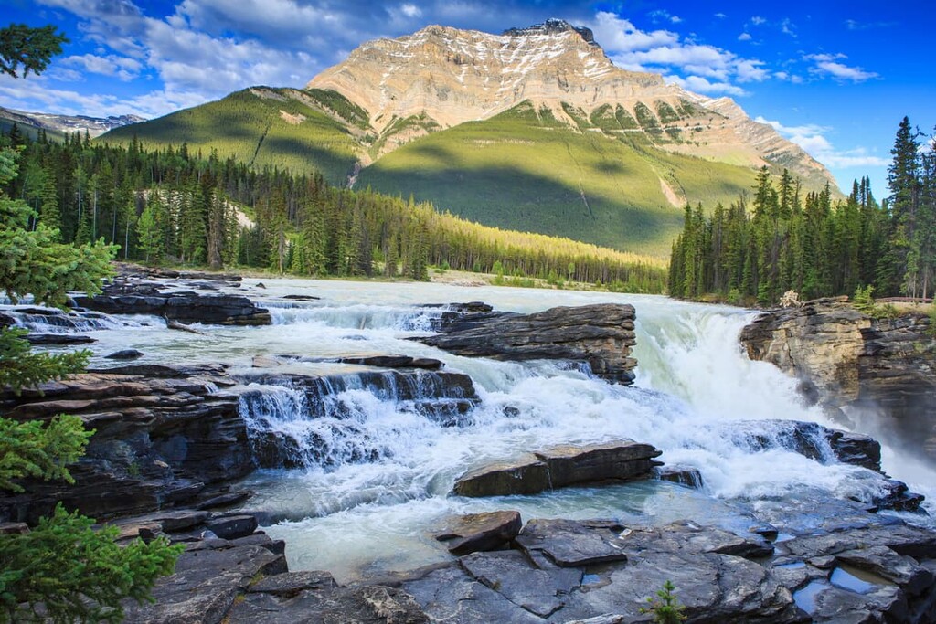 Athabasca Falls in Jasper National Park, Alberta, Canada