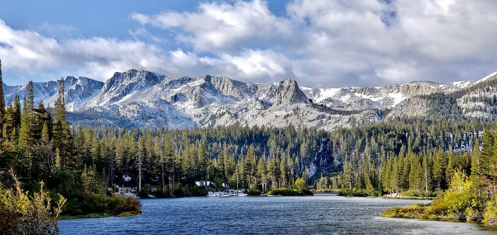 Twin Lakes in Mammoth Lakes, California
