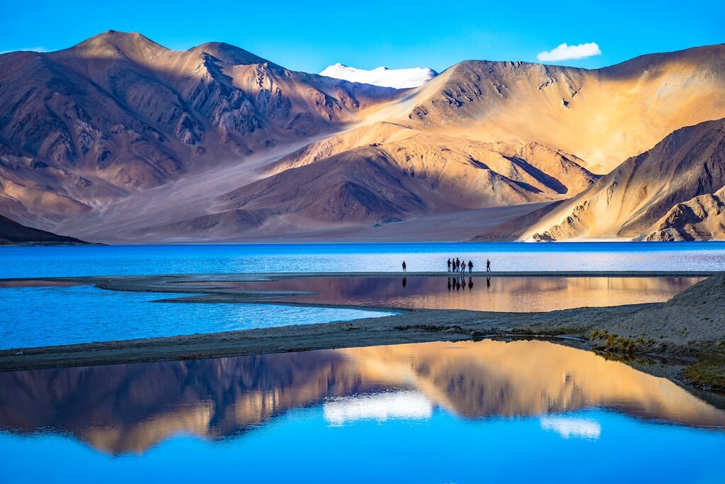 Pagong Tso lake, Ladakh, India