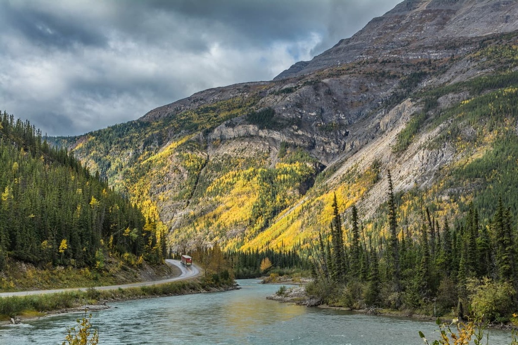 Muncho Lake Provincial Park, Muskwa Ranges, Canada