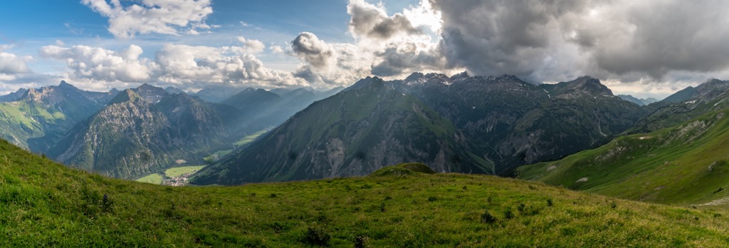 Hiking around Großer Krottenkopf. Allgau Alps