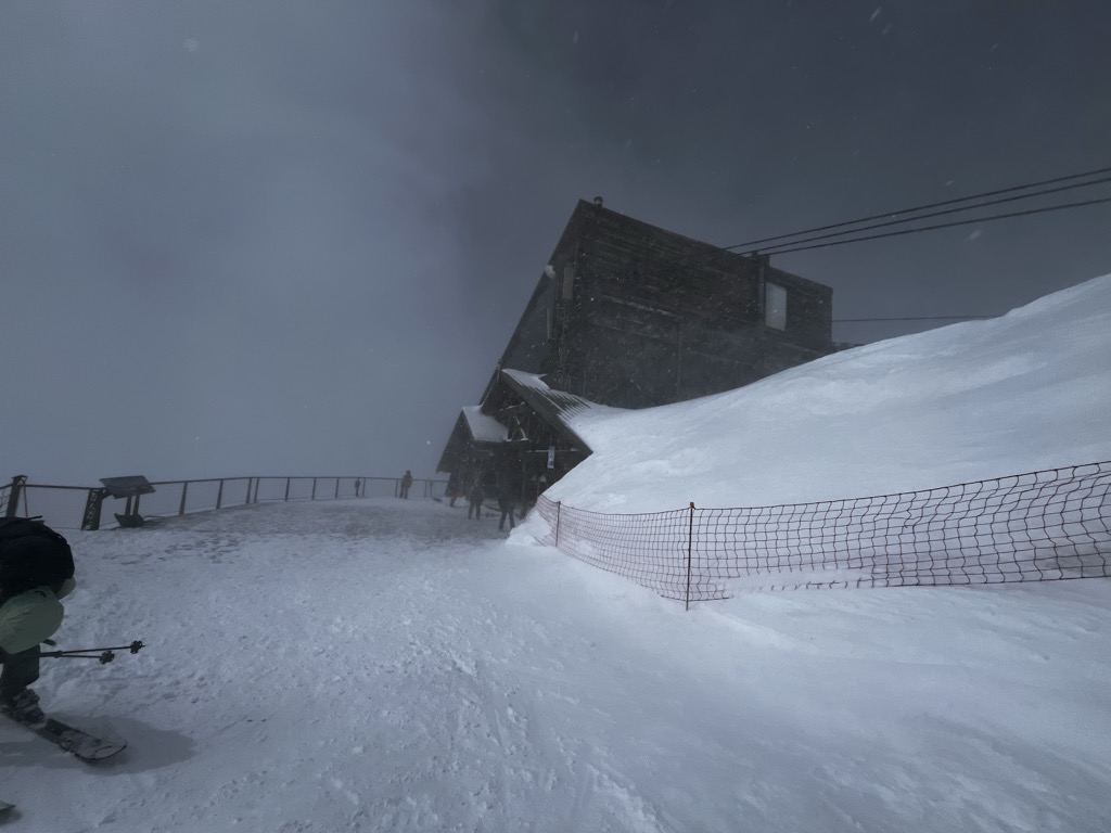 The Pic Blanc top station is at 3,330 meters. Photo: Sergei Poljak. Alpe d Huez Ski Resort