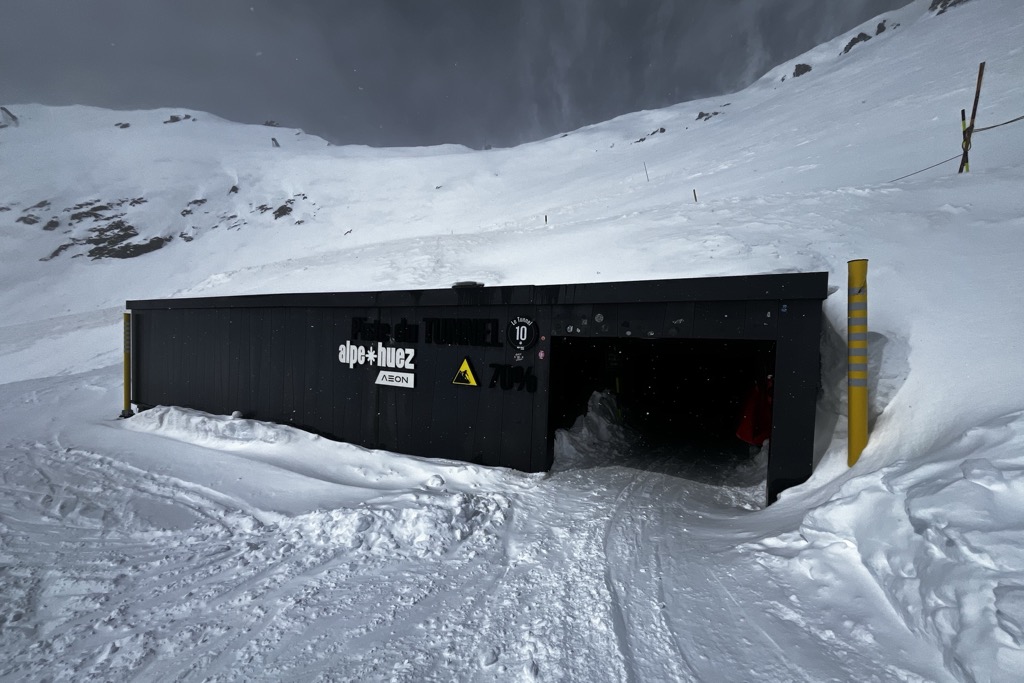 The entrance to the Tunnel is found near the Glacier piste. You have to watch for this thing if you don’t know where it is; it can be easy to miss. Photo: Sergei Poljak. Alpe d Huez Ski Resort