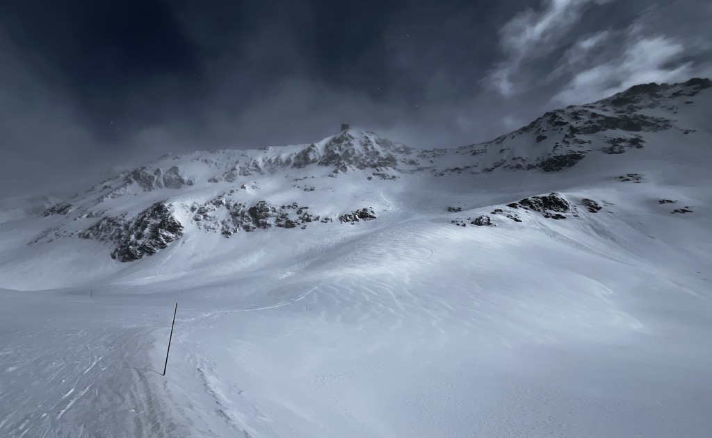 Looking up at the main descent, marked and named “Tunnel” on the map. Photo: Sergei Poljak. Alpe d Huez Ski Resort