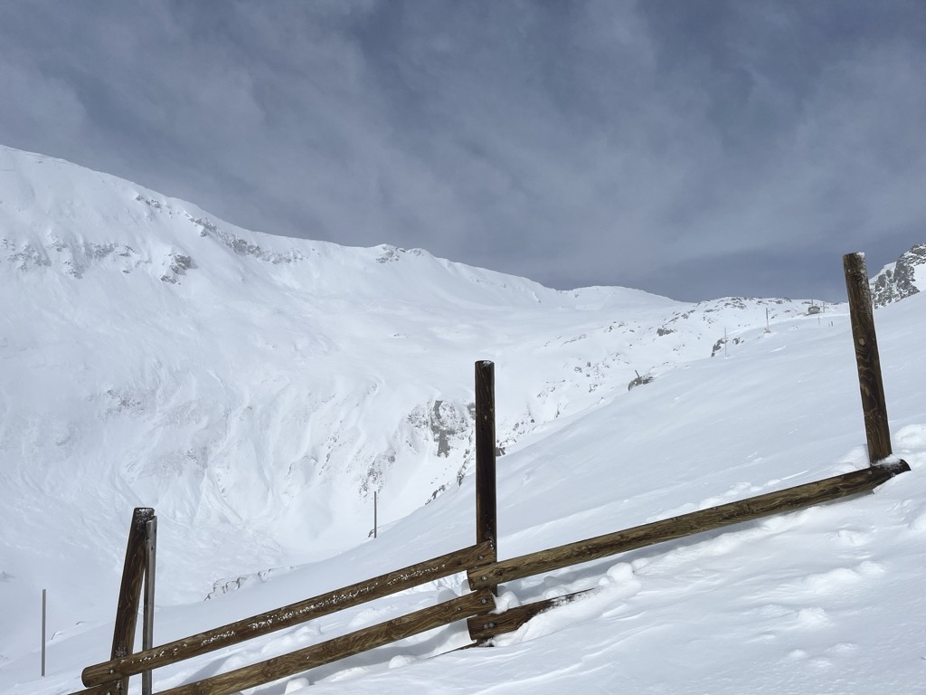 Off-piste that’s accessible from the top of Herpie / Marmottes III. Spills out onto the Sarenne. Route-finding can be tricky. Photo: Sergei Poljak. Alpe d Huez Ski Resort