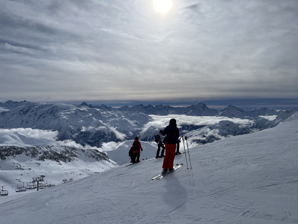 The view of Les 2 Alpes from Alpe d’Huez. Photo: Sergei Poljak. Alpe d Huez Ski Resort