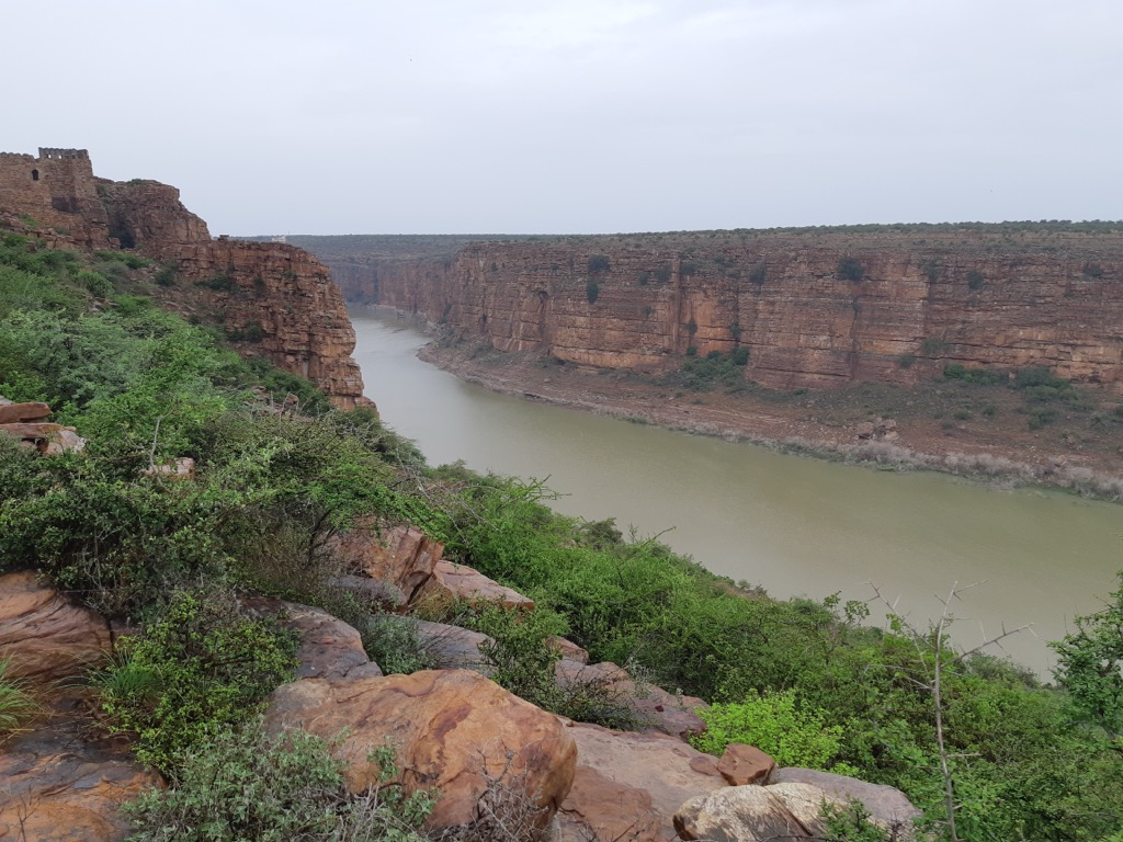 Gandikota Gorge, on the Penna River, is the closest thing to Arizona’s Grand Canyon on the continent. Andhra Pradesh Mountains