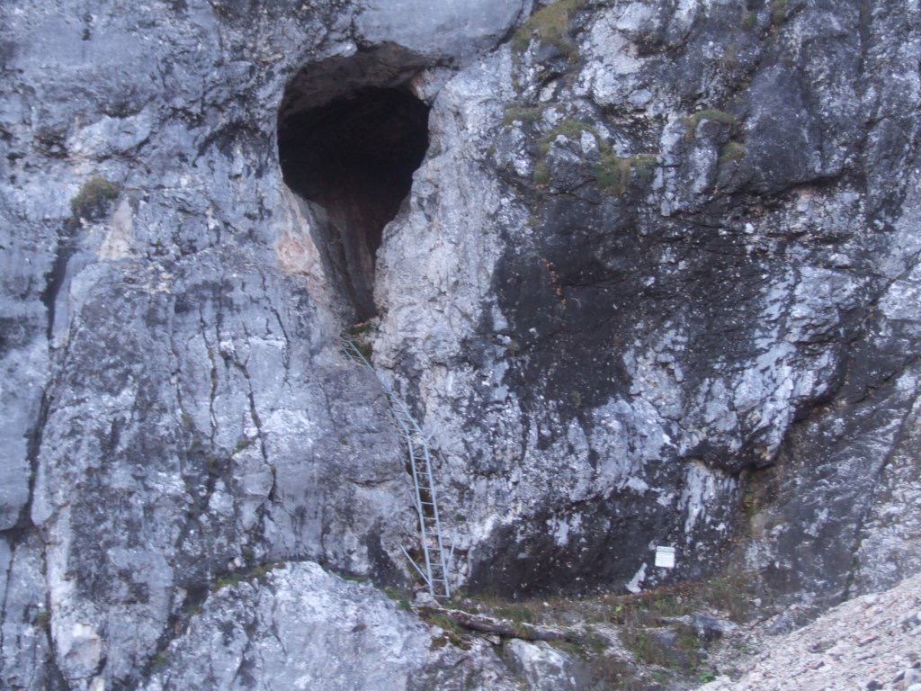 Hirlatzhöhle. Dachstein Mountains