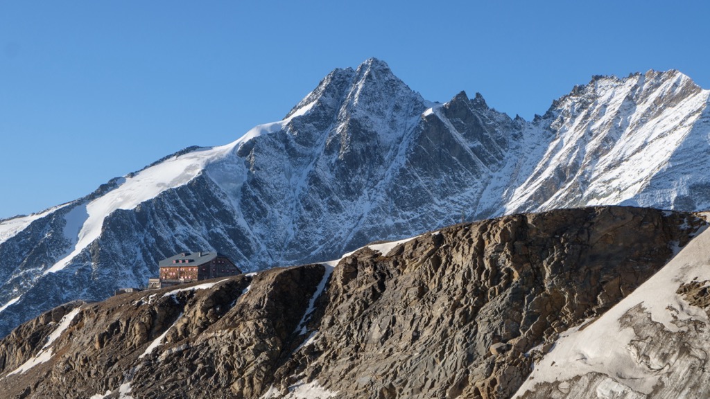 The Oberwalderhütte with the Großglockner in the background. Glockner Group