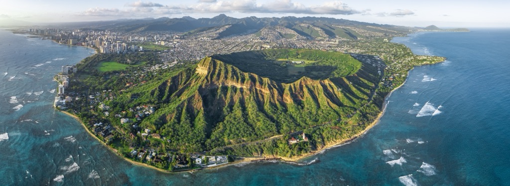 Diamond Head, near the city of Honolulu on Oahu. Honolulu County