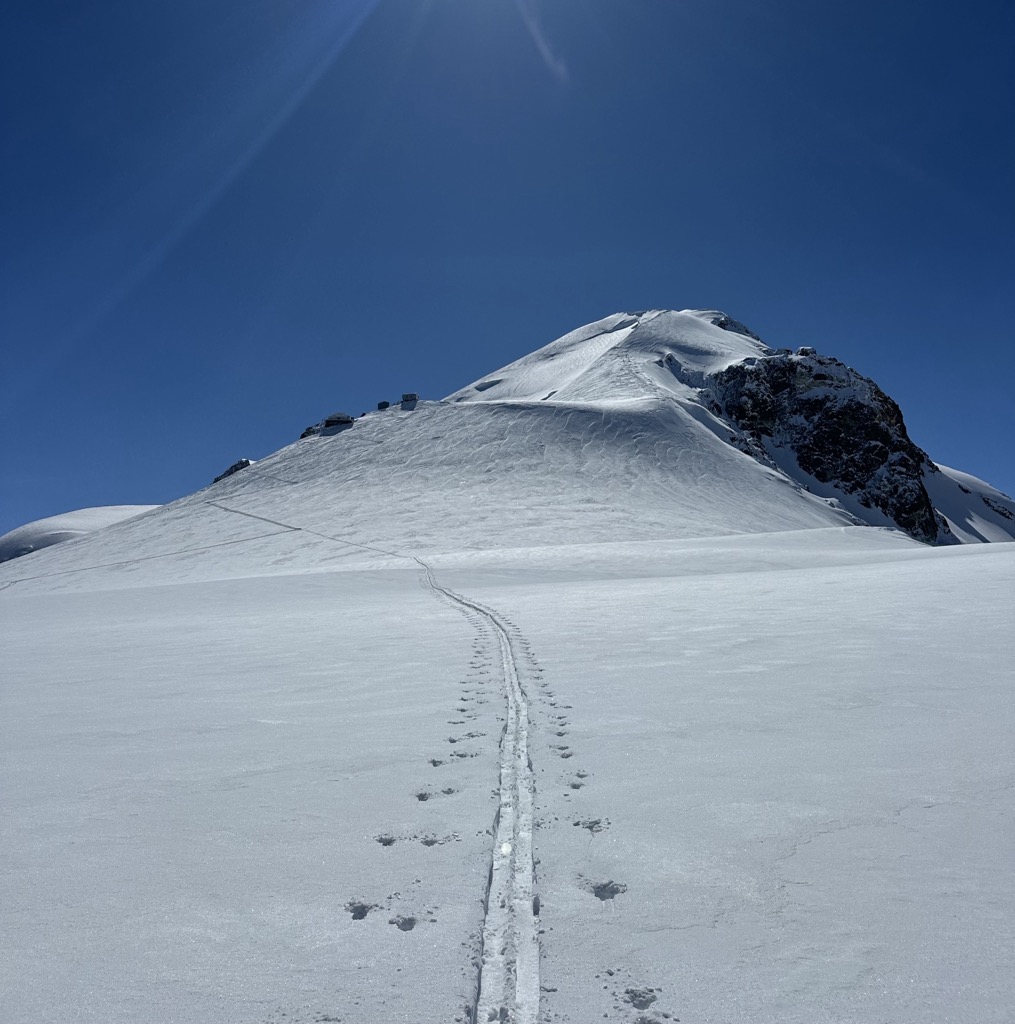 The first part of the route heading to the Refuge Vallot. Photo: Denis Bulichenko. Mont Blanc in a Day