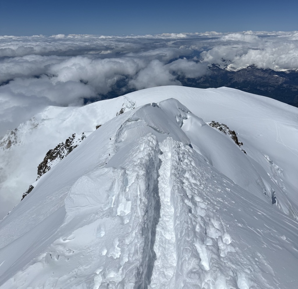 The ridge heading to the summit. Photo: Denis Bulichenko. Mont Blanc in a Day