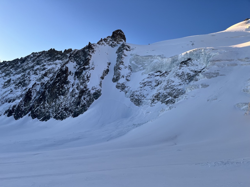We had a good perspective of the Barre Noir Couloir on the way up. Photo: Sergei Poljak. Journal des Ecrins Ski