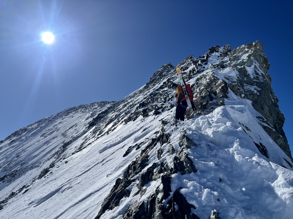 Evert on the arête, just before we turned around. Photo: Sergei Poljak. Journal des Ecrins Ski