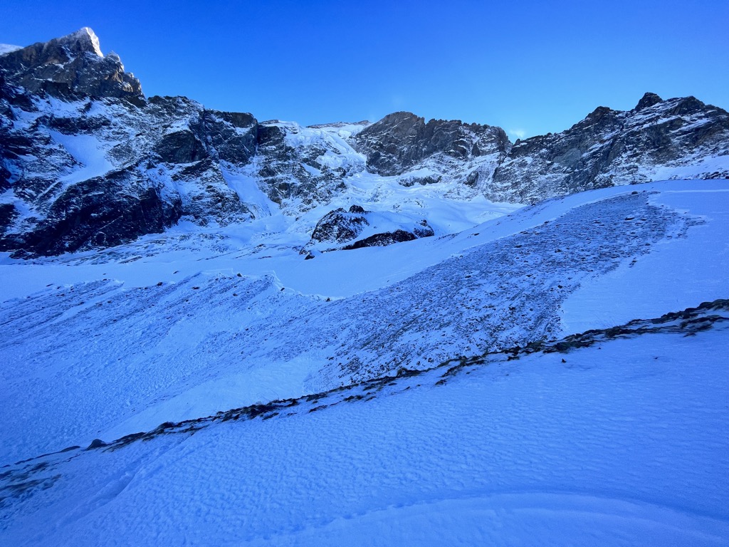 A rain event triggered this avalanche in the Vallons in December 2022. Photo: Sergei Poljak