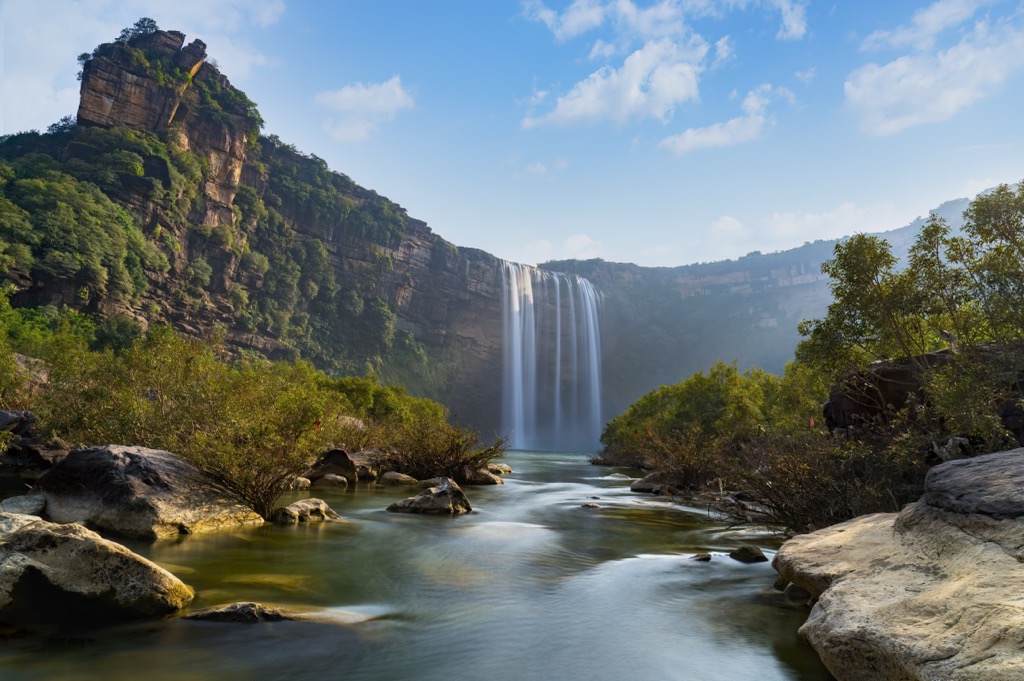 Kyoti Waterfall on the Mahana River. The volcanic landscape and abundant rainfall make for a state full of spectacular waterfalls. Madhya Pradesh Mountains