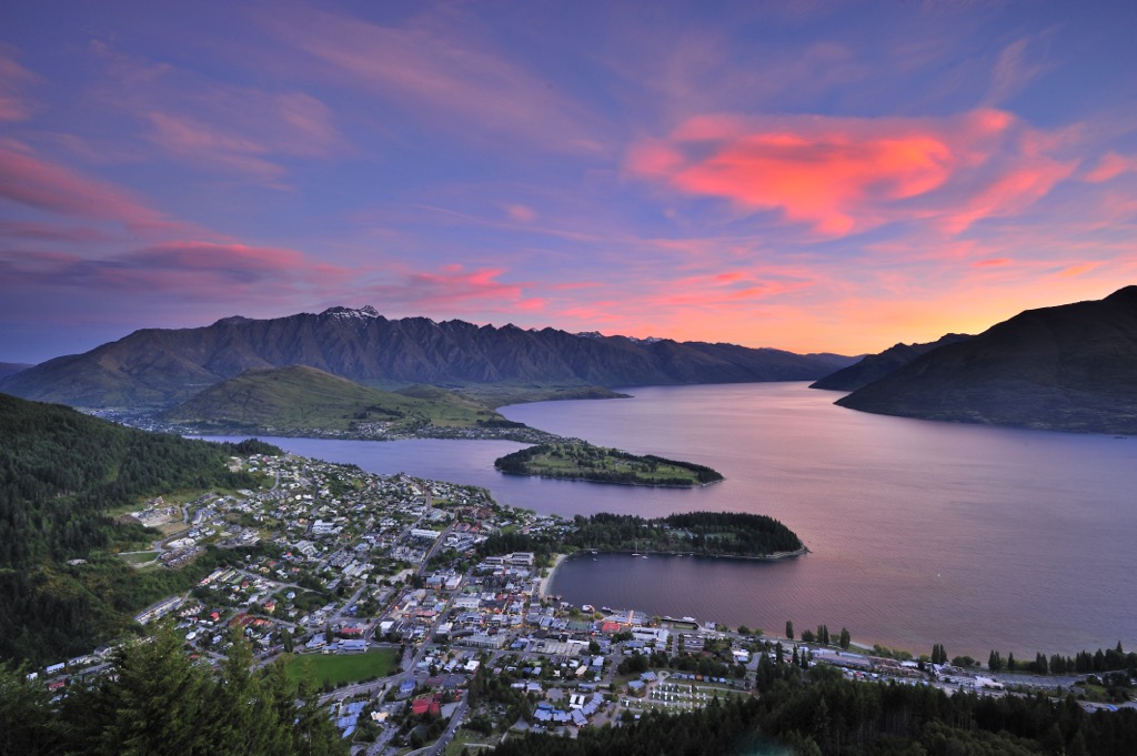 A classic Queenstown sunset over Lake Wakatipu, Queenstown-Lakes District