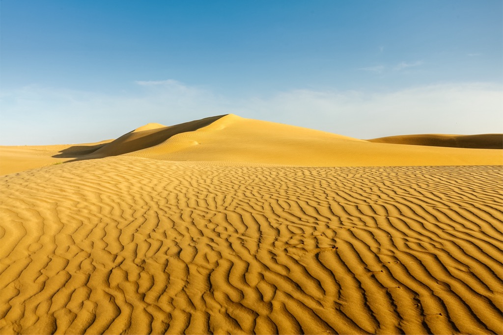 Sand dunes make for a dramatic and ever-changing landscape. Geography