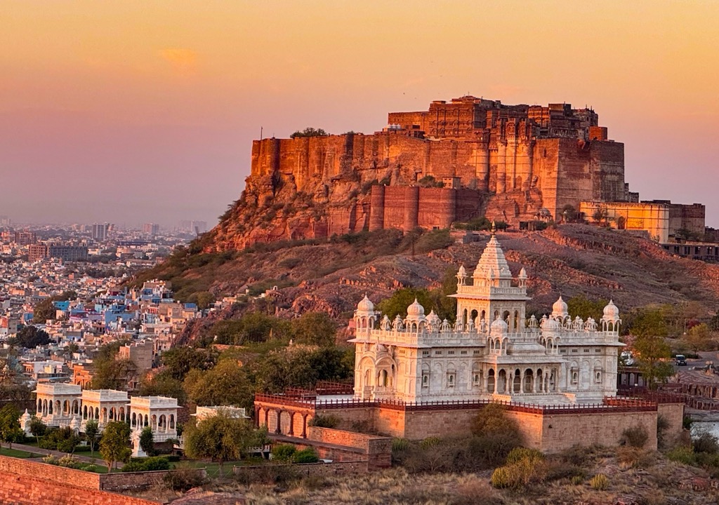 The ancient Mehrangarh Fort looking oh-so majestic. Geography