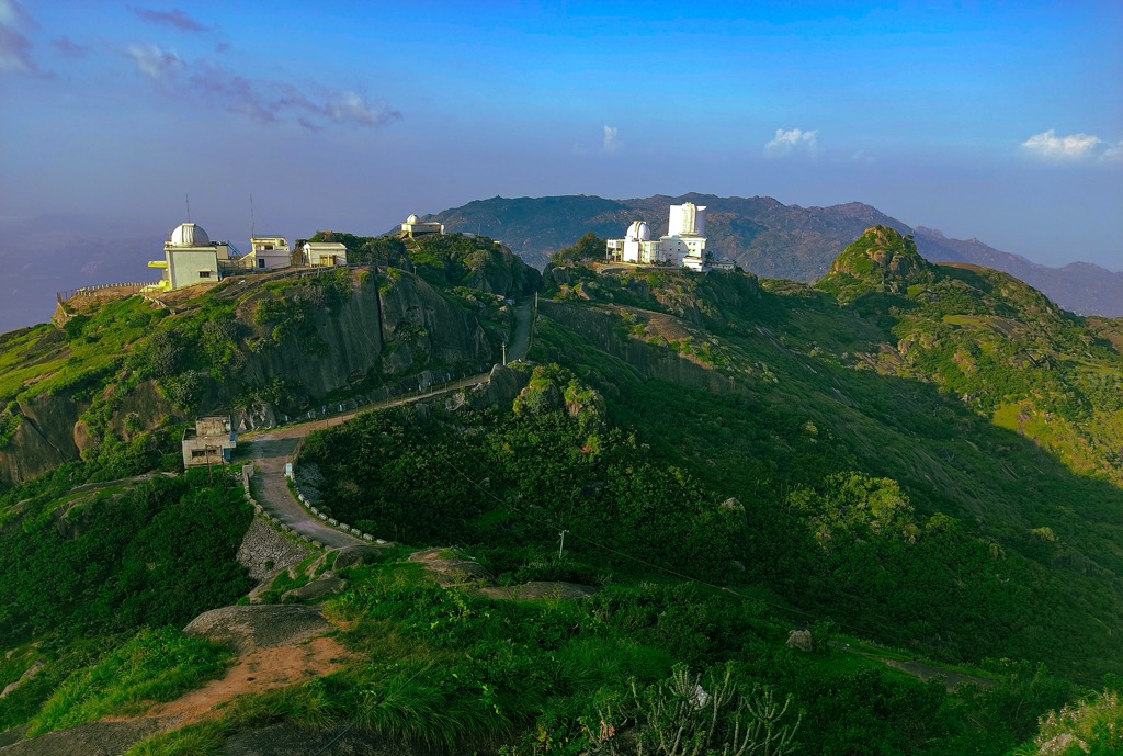 The holy summit of Guru Shikhar is the highest point in the state, as well as the entire range. Geography