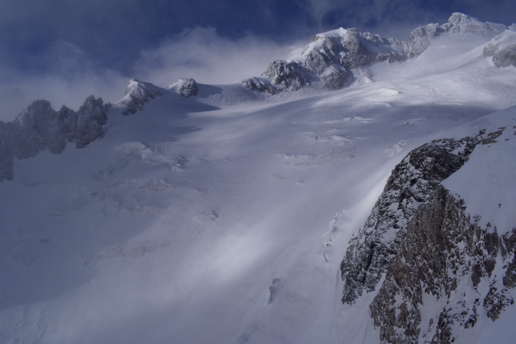 The L’Homme makes itself known. Photo: Sergei Poljak. Refuge d’Aigle