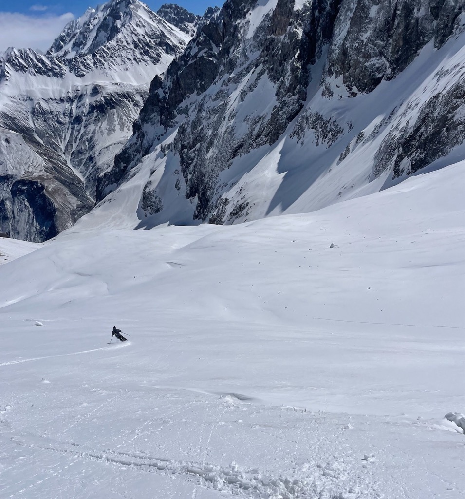Halfway decent turns amidst the ice blocks. Photo: Anna Lochhead. Refuge d’Aigle