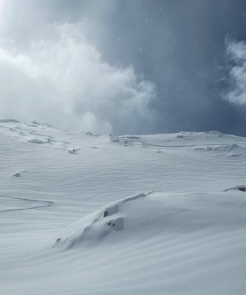 Powder skiing in March 2024. Photo: Martin. Refuge d’Aigle