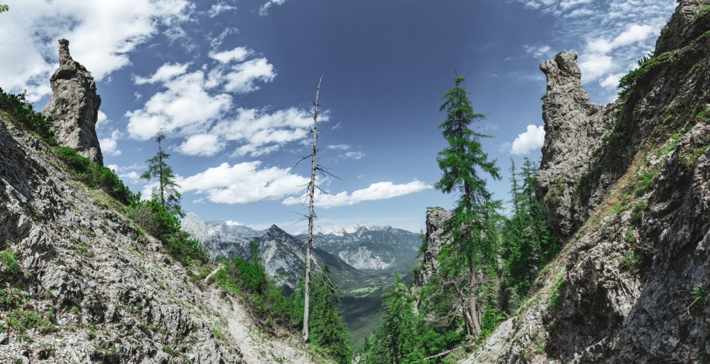 The rugged character of the Totes Gebirge alpine zones. Totes Gebirge
