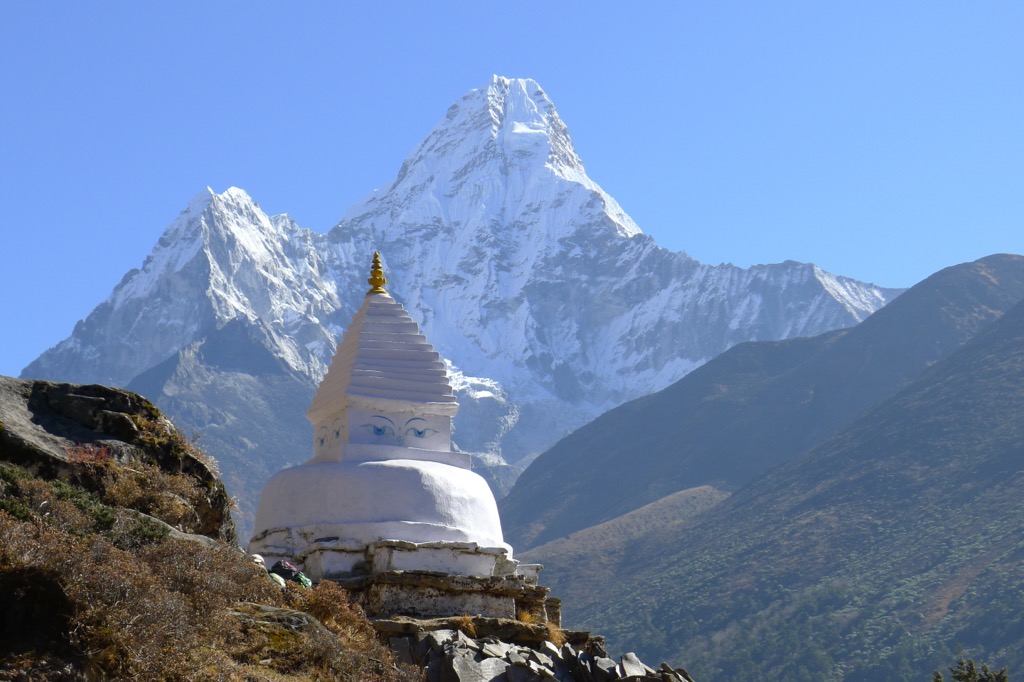 The famous Buddhist monument below Ama Dablam (6,812 m / 22,329 ft). Western Development Region