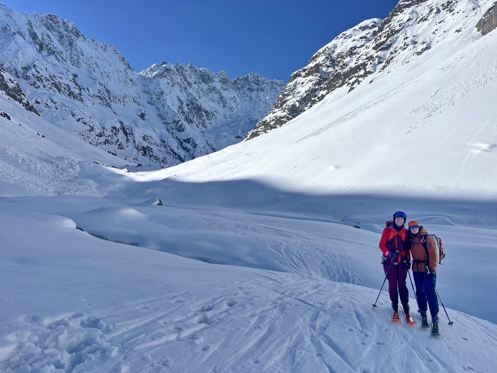 The girls stand for a celebratory photo after the Roche Faurio. Photo: Sergei Poljak. Journal des Ecrins Neige Cordier