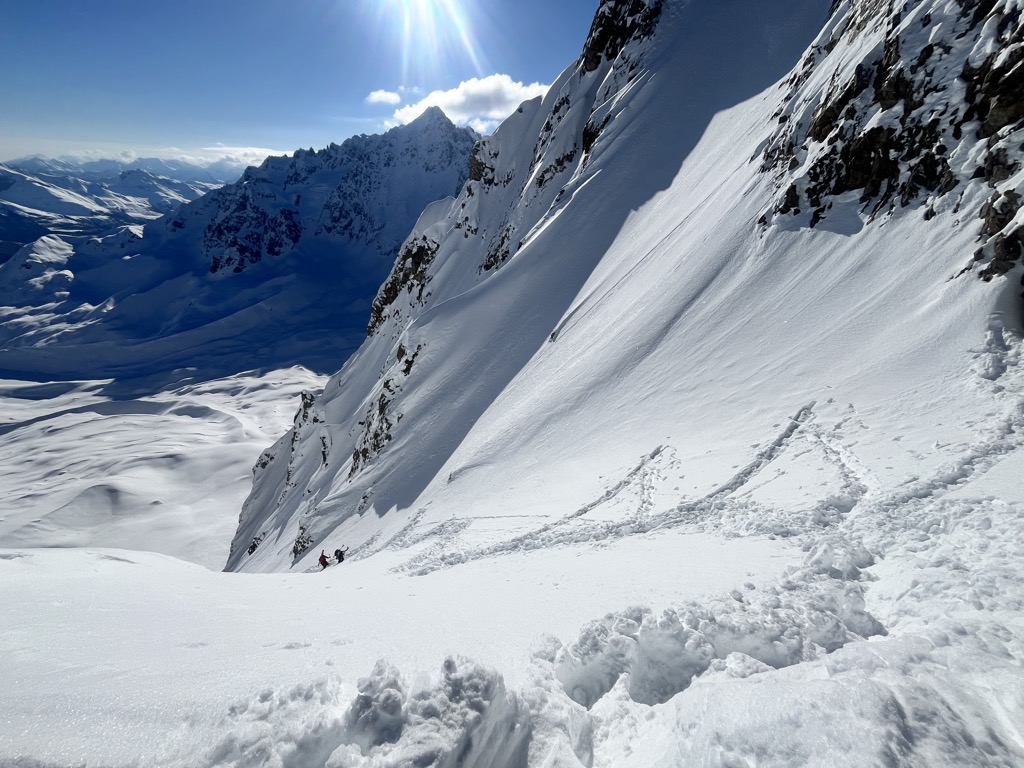 The girls making their way up the couloir. Photo: Sergei Poljak. Journal des Ecrins Neige Cordier