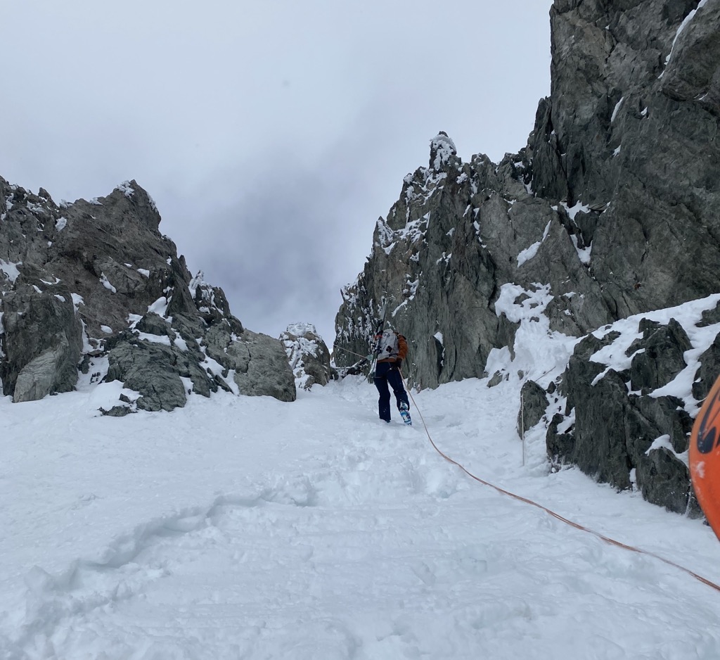 Rappelling at the Col Emile Pic. Photo: Anna Lochhead-Sperling. Journal des Ecrins Neige Cordier