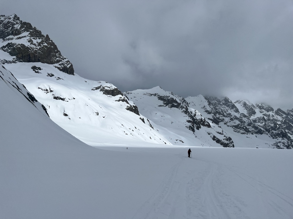 On the Glacier Blanc after Col Emile Pic. Photo: Sergei Poljak. Journal des Ecrins Neige Cordier