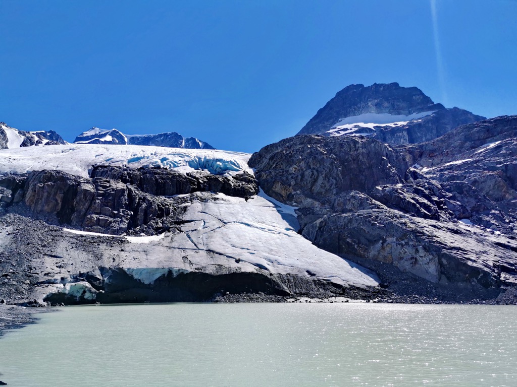 Glacial ice flowing into Tupper Lake, above Wedgemont. Photo: Anthony Butt. Wedgemount Lake