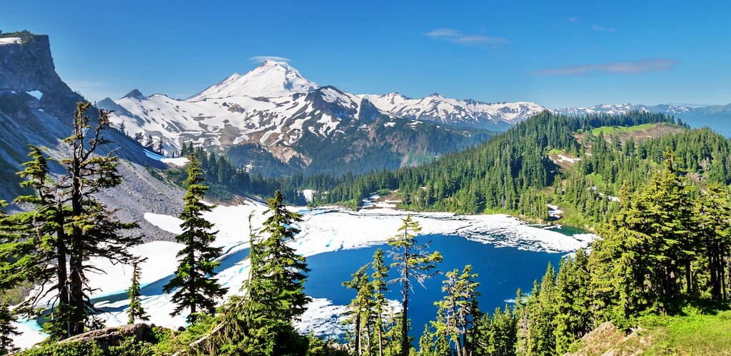 Beautiful mountain peak in North Cascade Range, Washington