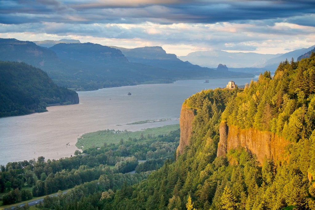Oregon landscape - Crown Point overlooking the Columbia River and the Gorge. Skamania County