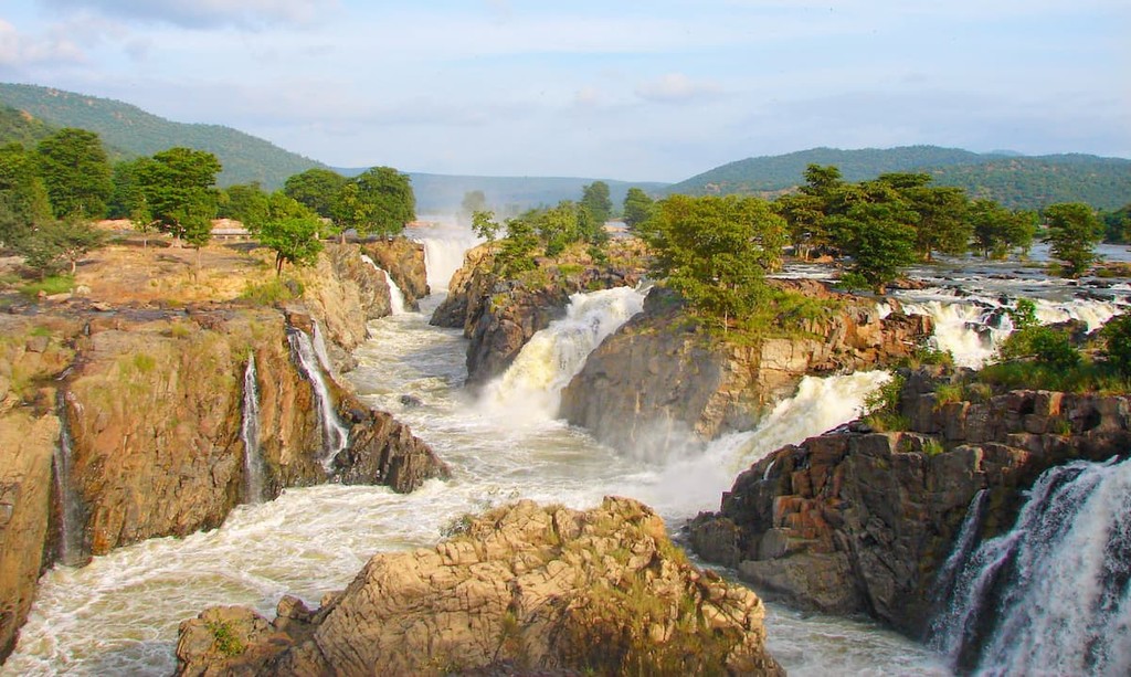 Hogenakkal Falls - Waterfall is in South India on the Kaveri river. Tamil Nadu