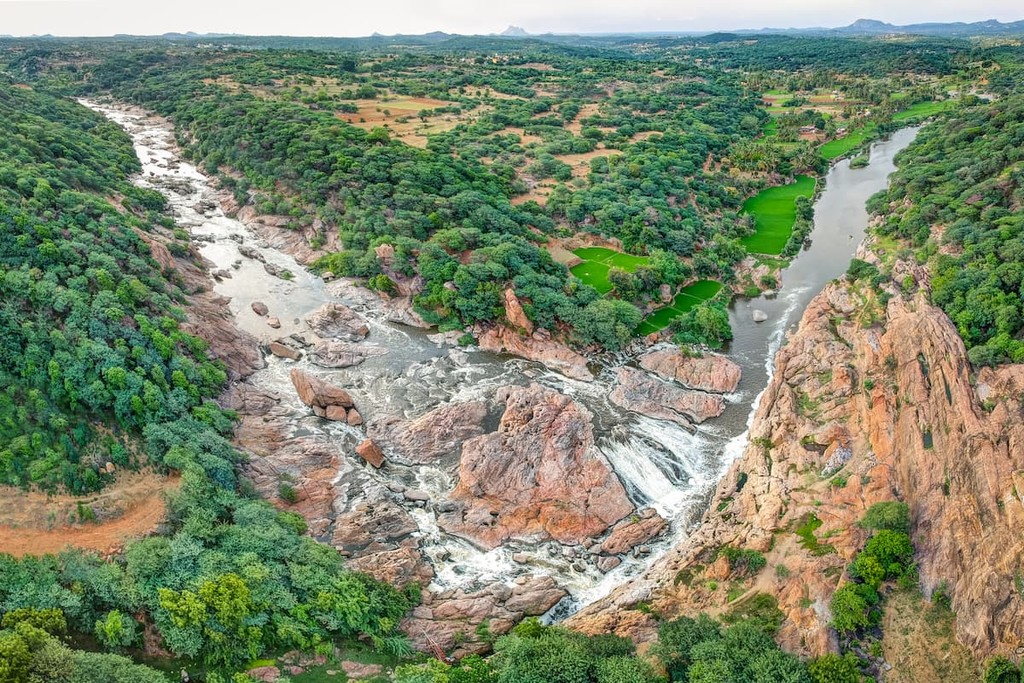 Panoramic view of Bikkanapalli Falls, Tamil Nadu, India